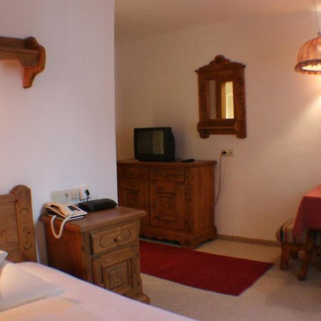 Hotel Garni Laerchenhof Лех ам Алберг Екстериор снимка