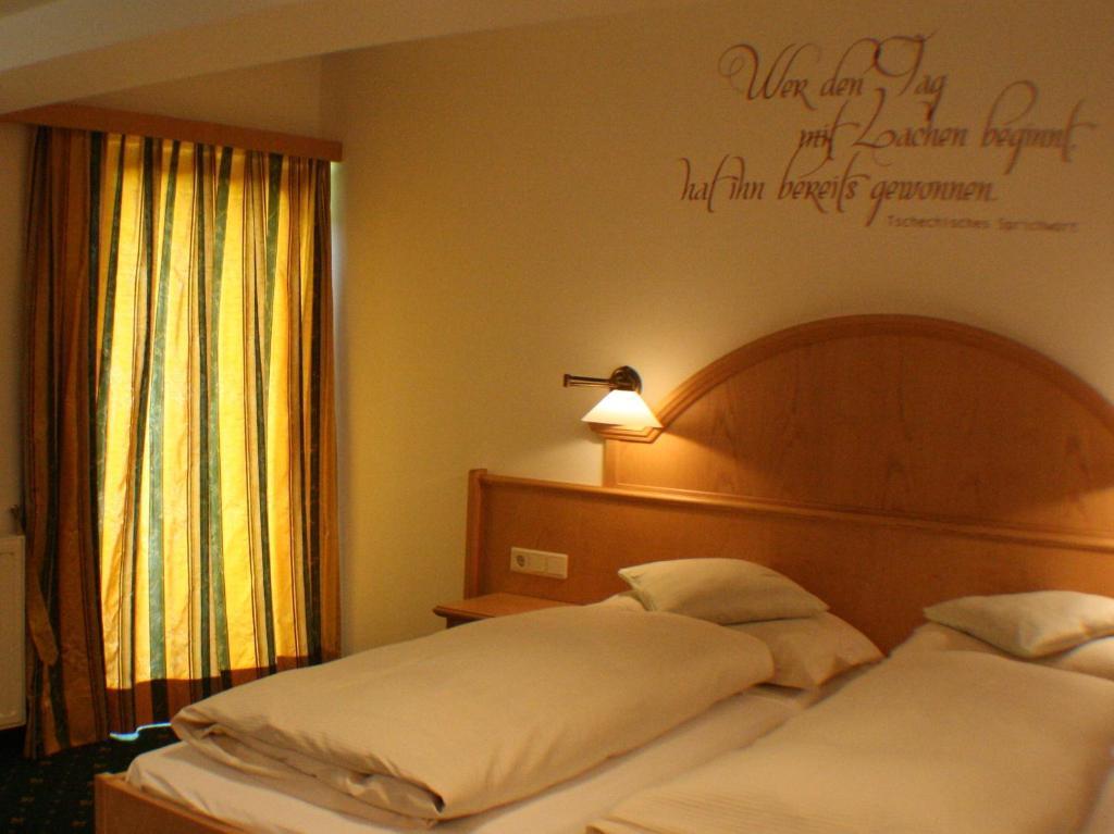Hotel Garni Laerchenhof Лех ам Алберг Стая снимка
