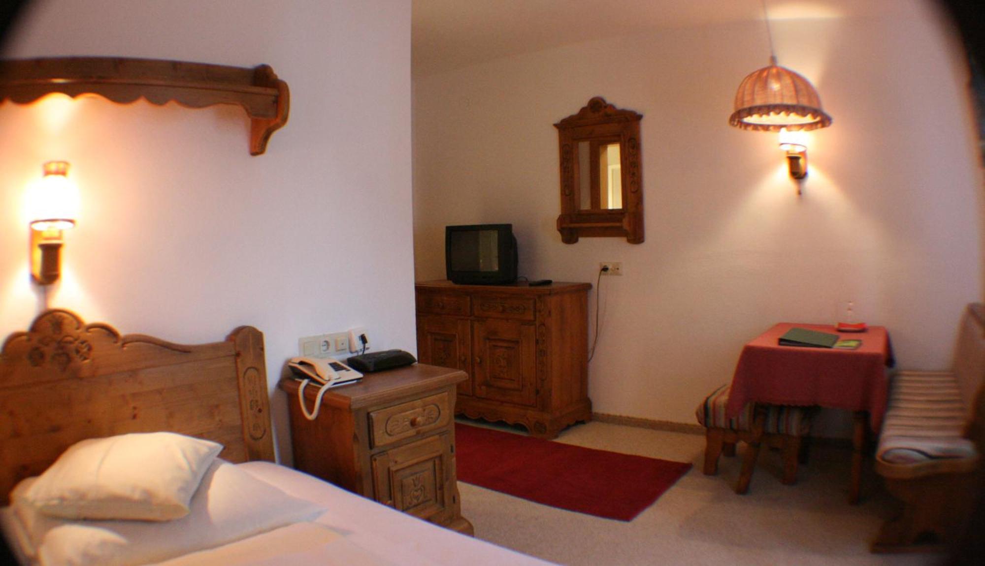 Hotel Garni Laerchenhof Лех ам Алберг Екстериор снимка