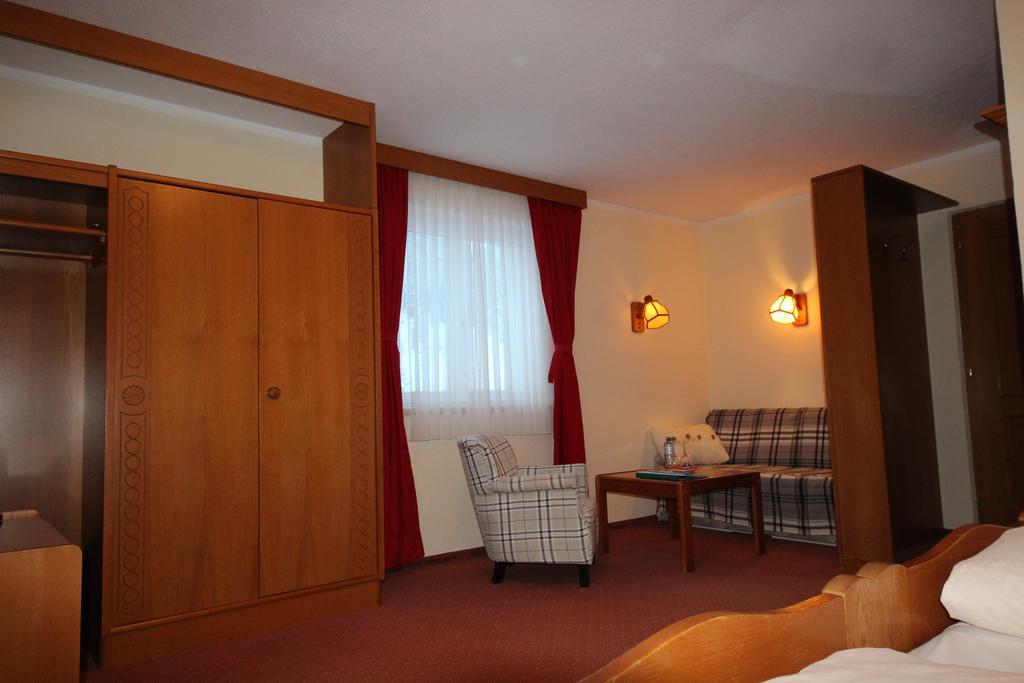 Hotel Garni Laerchenhof Лех ам Алберг Екстериор снимка