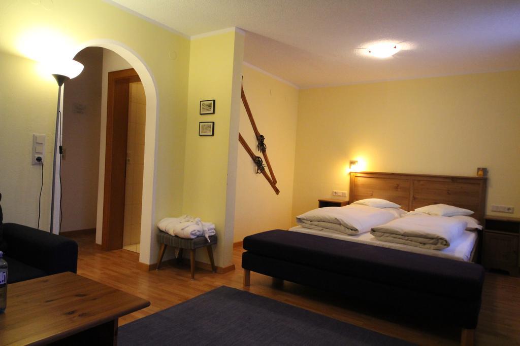 Hotel Garni Laerchenhof Лех ам Алберг Екстериор снимка