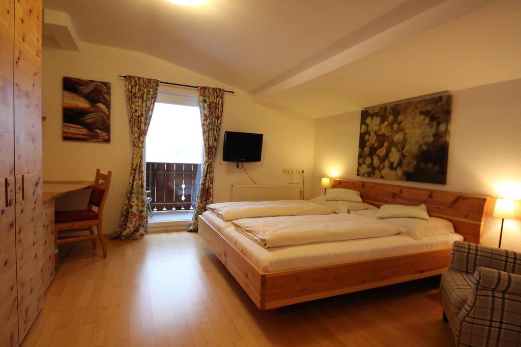 Hotel Garni Laerchenhof Лех ам Алберг Екстериор снимка