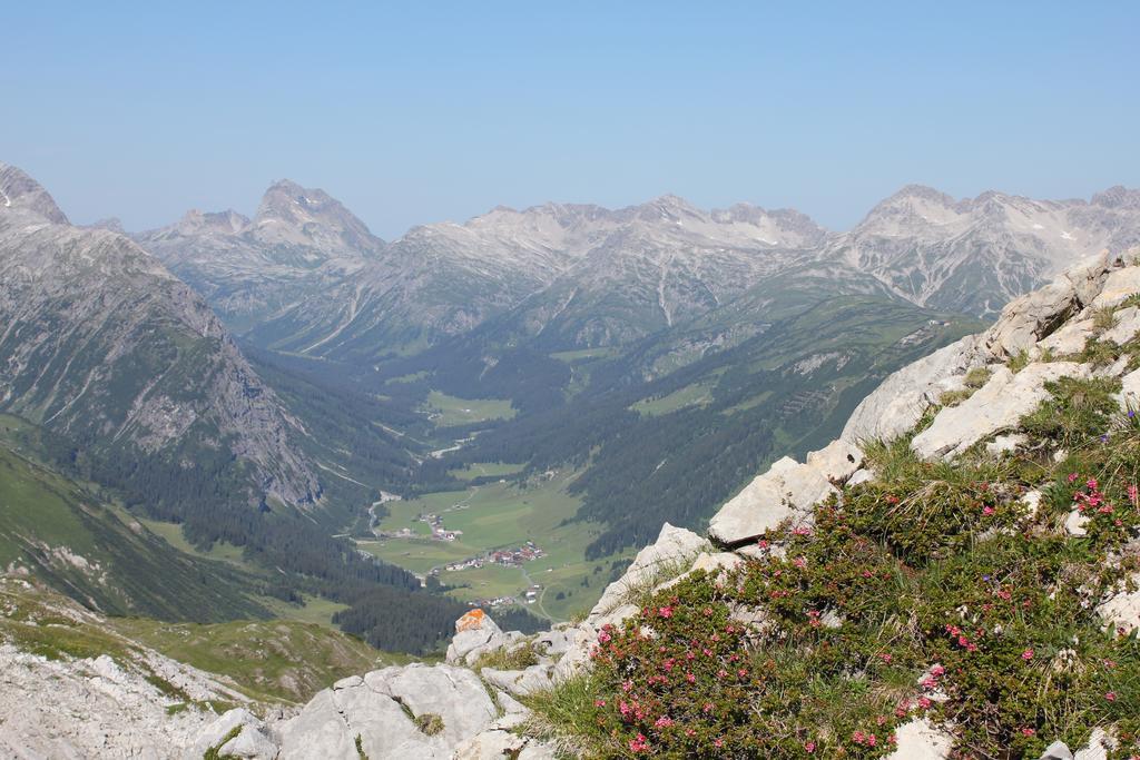 Hotel Garni Laerchenhof Лех ам Алберг Екстериор снимка