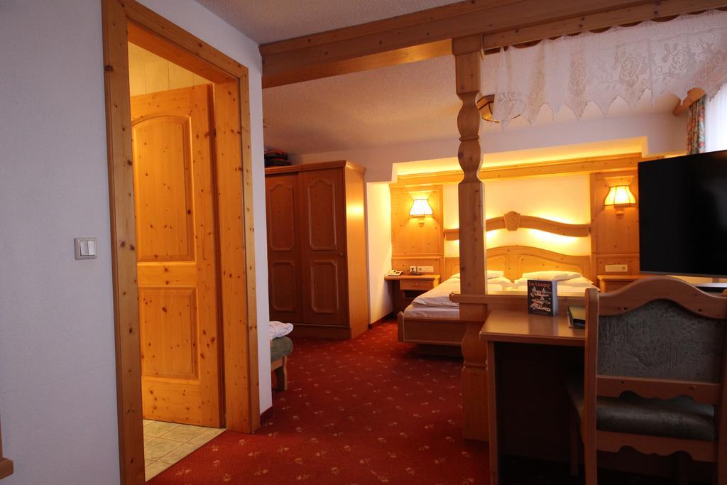 Hotel Garni Laerchenhof Лех ам Алберг Екстериор снимка