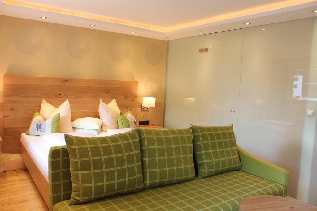 Hotel Garni Laerchenhof Лех ам Алберг Стая снимка