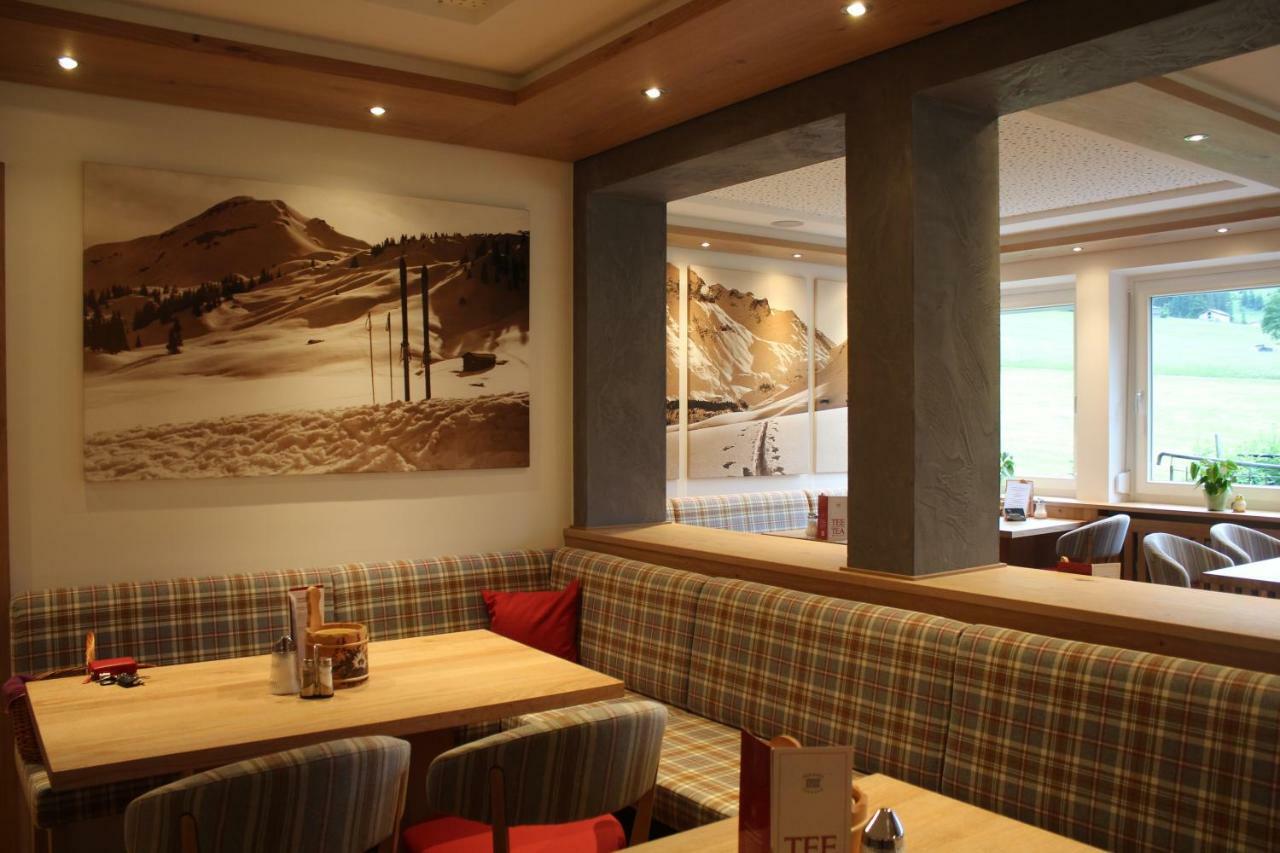 Hotel Garni Laerchenhof Лех ам Алберг Екстериор снимка